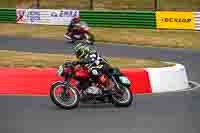 Vintage-motorcycle-club;eventdigitalimages;mallory-park;mallory-park-trackday-photographs;no-limits-trackdays;peter-wileman-photography;trackday-digital-images;trackday-photos;vmcc-festival-1000-bikes-photographs